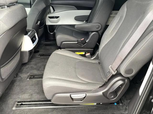 2023 Kia Carnival MPV LX