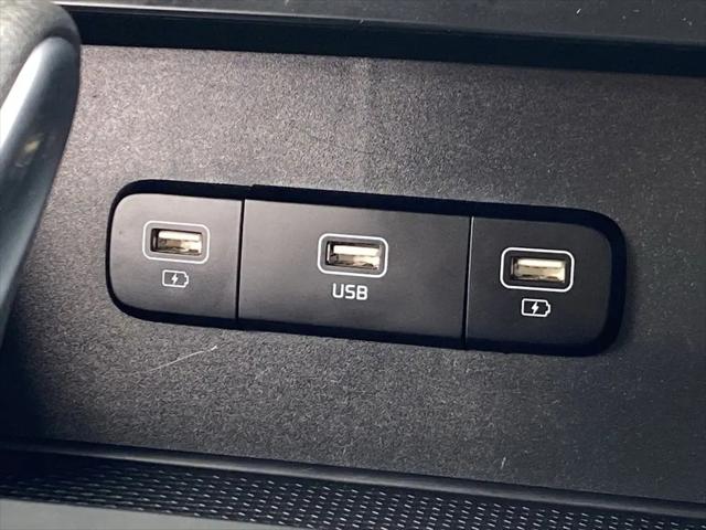 2023 Kia Carnival MPV LX