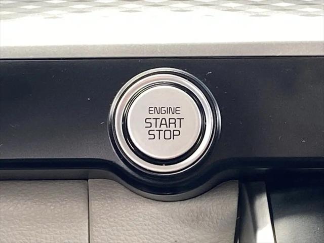 2023 Kia Carnival MPV LX