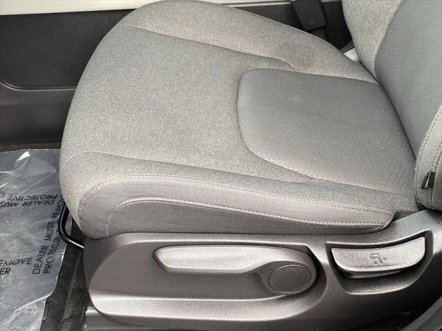 2023 Kia Carnival MPV LX