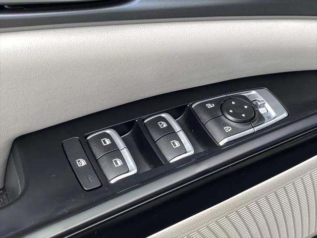 2023 Kia Carnival MPV LX
