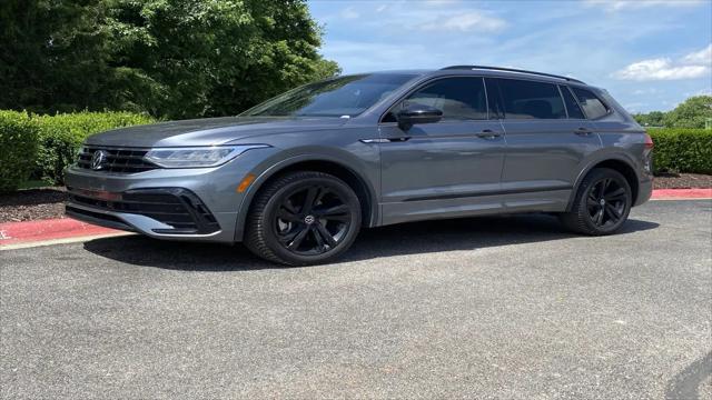2023 Volkswagen Tiguan 2.0T SE R-Line Black