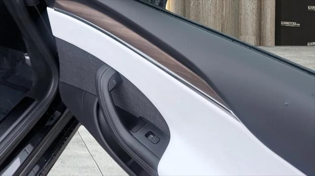 2023 Tesla Model S Standard Range