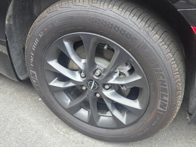 2024 Chrysler Pacifica Hybrid S Appearance Pkg
