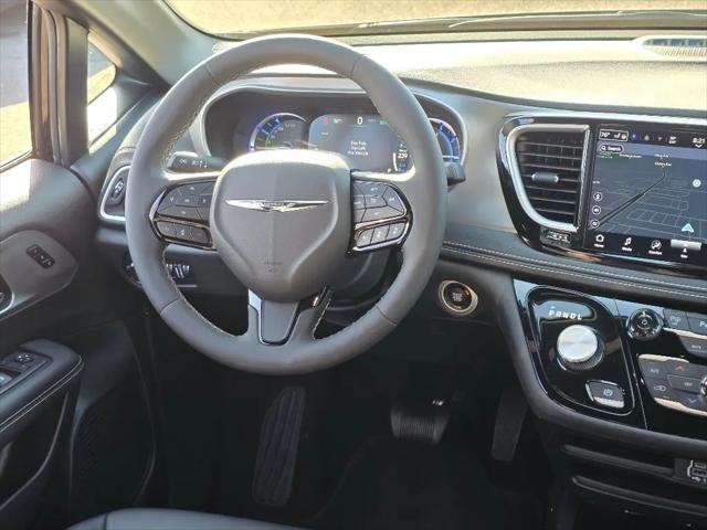 2024 Chrysler Pacifica Hybrid S Appearance Pkg