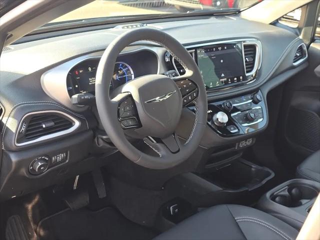 2024 Chrysler Pacifica Hybrid S Appearance Pkg