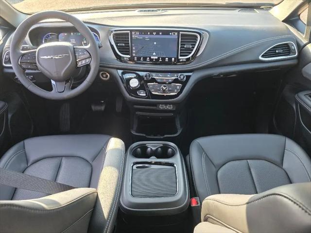 2024 Chrysler Pacifica Hybrid S Appearance Pkg