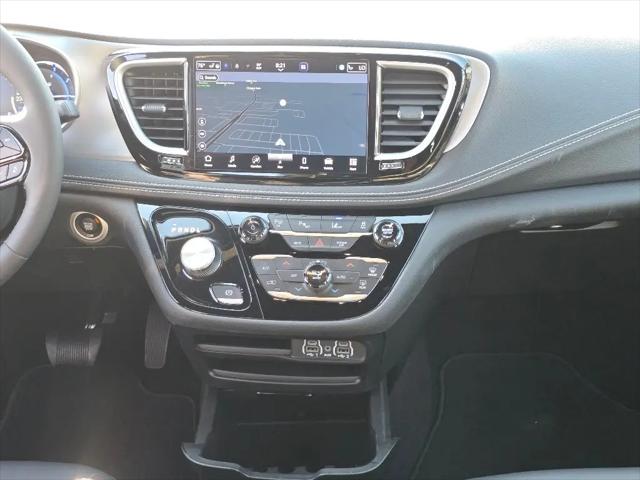 2024 Chrysler Pacifica Hybrid S Appearance Pkg