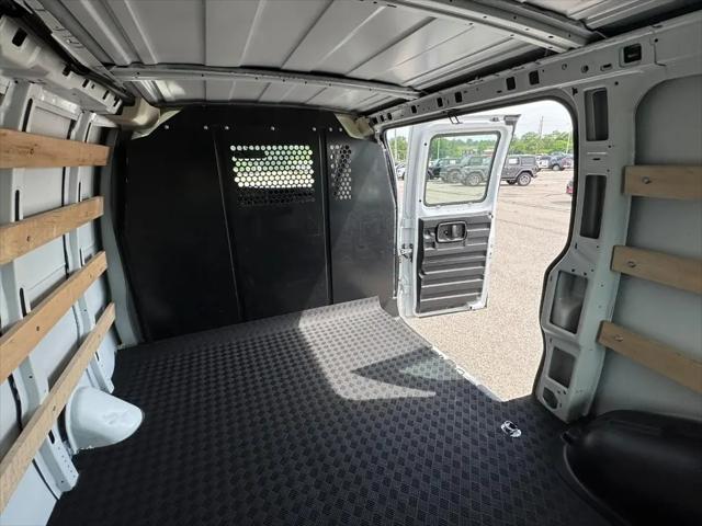 2025 GMC Savana Cargo RWD 2500 Regular Wheelbase Work Van