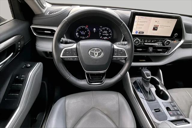 2023 Toyota Highlander Platinum