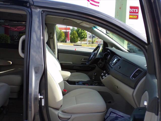 2016 Kia Sedona LX