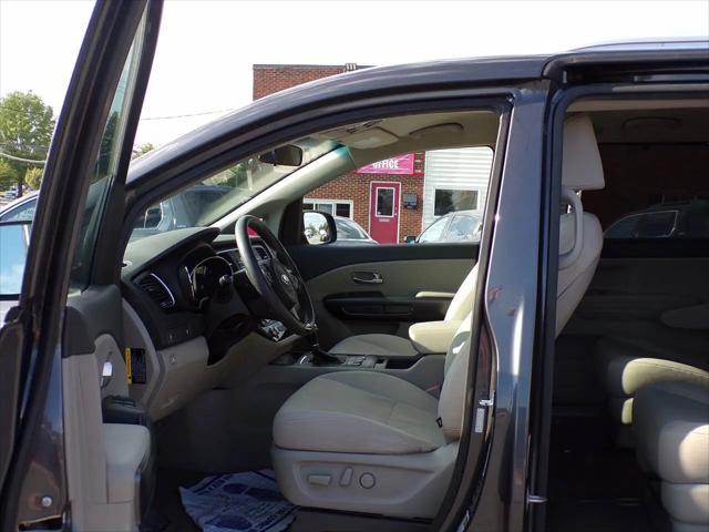 2016 Kia Sedona LX