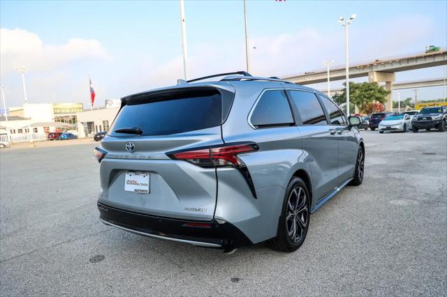2025 Toyota Sienna Platinum