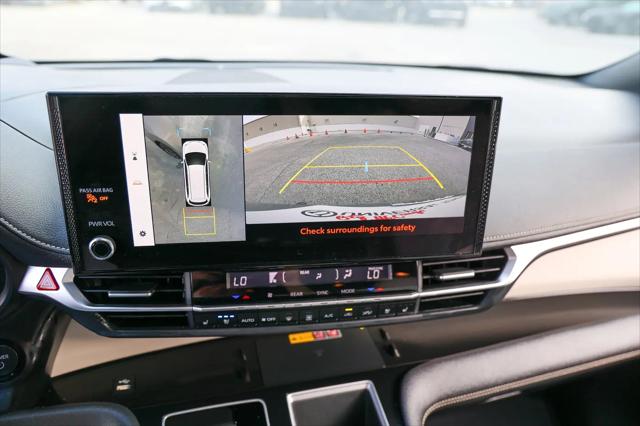 2025 Toyota Sienna Platinum