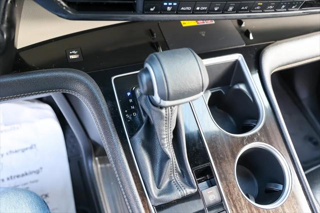2025 Toyota Sienna Platinum