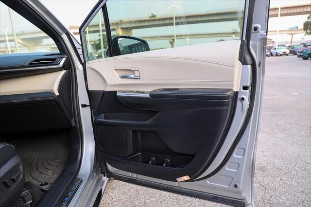 2025 Toyota Sienna Platinum