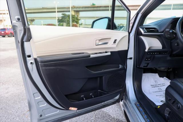 2025 Toyota Sienna Platinum