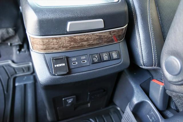 2025 Toyota Sienna Platinum