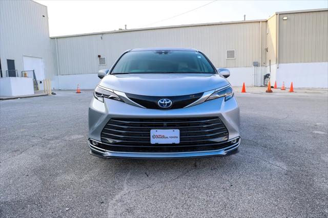 2025 Toyota Sienna Platinum