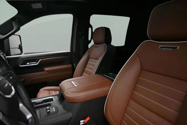 2025 GMC Sierra 2500HD 4WD Crew Cab Standard Bed Denali Ultimate