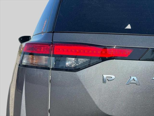 2023 Nissan Pathfinder SL 4WD