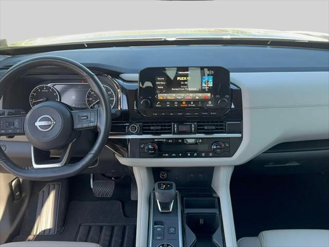 2023 Nissan Pathfinder SL 4WD