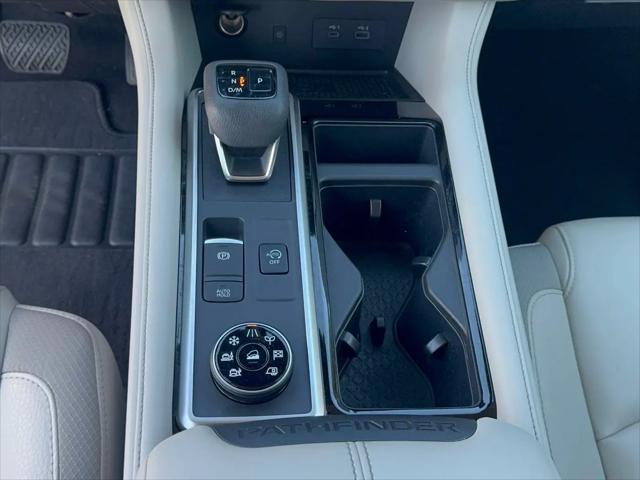 2023 Nissan Pathfinder SL 4WD