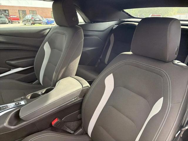 2023 Chevrolet Camaro RWD Convertible 1LT