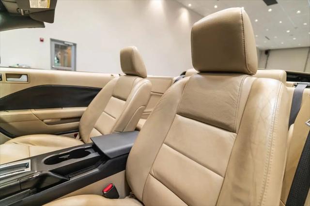 2005 Ford Mustang Deluxe