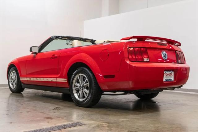 2005 Ford Mustang Deluxe