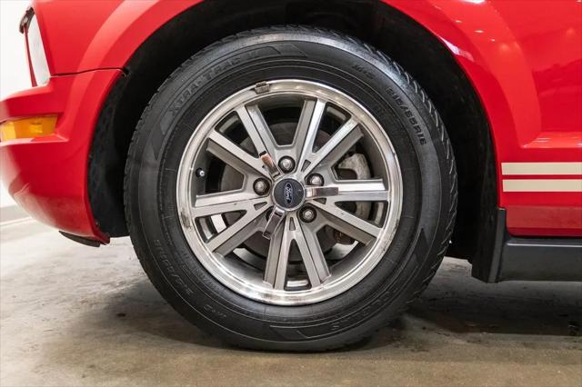 2005 Ford Mustang Deluxe