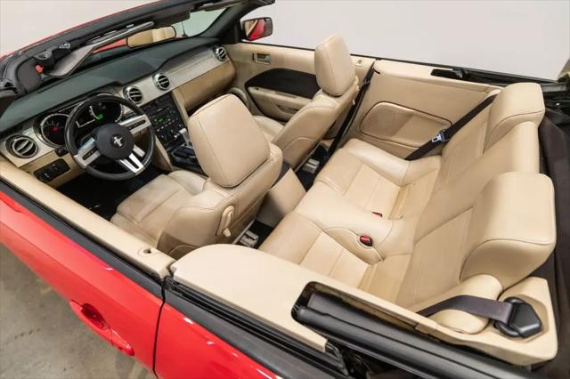 2005 Ford Mustang Deluxe