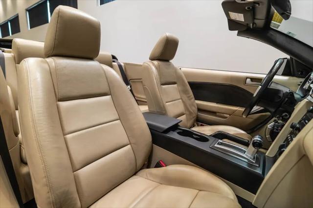 2005 Ford Mustang Deluxe