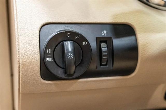 2005 Ford Mustang Deluxe