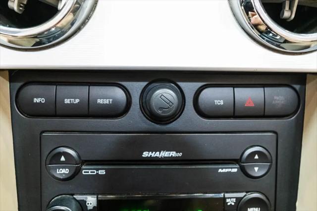2005 Ford Mustang Deluxe