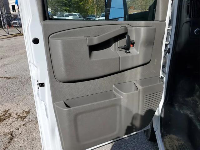 2023 Chevrolet Express Cutaway Work Van
