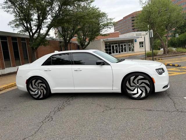 2019 Chrysler 300 Touring