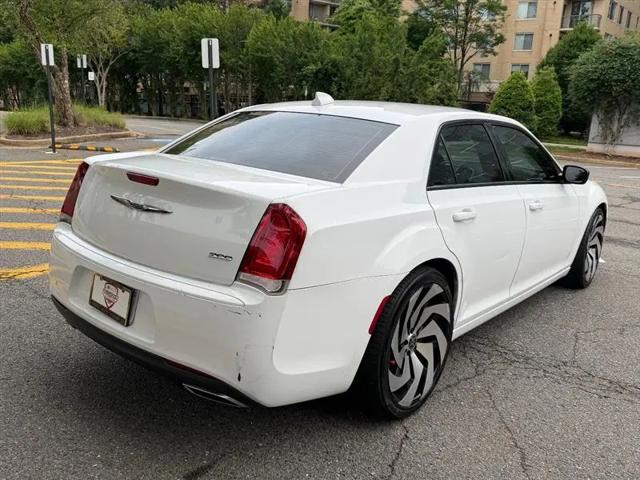 2019 Chrysler 300 Touring