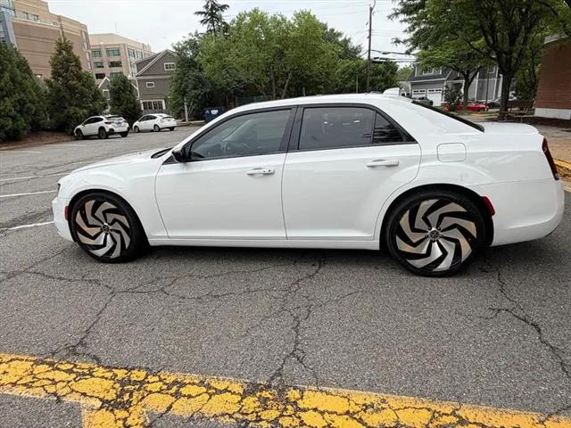 2019 Chrysler 300 Touring