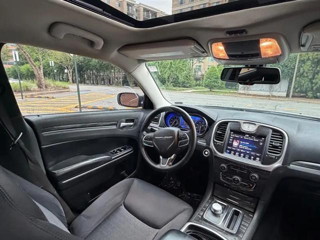 2019 Chrysler 300 Touring