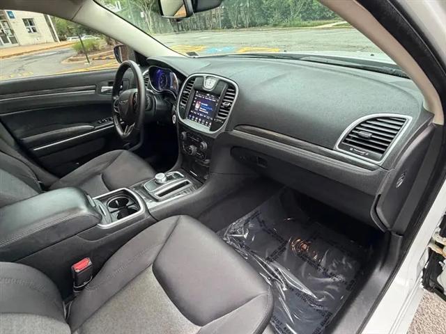 2019 Chrysler 300 Touring