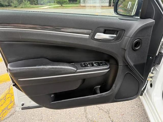 2019 Chrysler 300 Touring