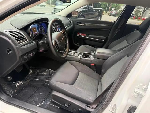 2019 Chrysler 300 Touring