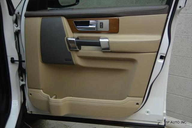 2016 Land Rover LR4 HSE LUX