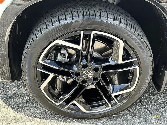 2026 Volkswagen Tiguan SEL R-Line Turbo