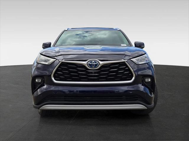 2021 Toyota Highlander Hybrid Platinum