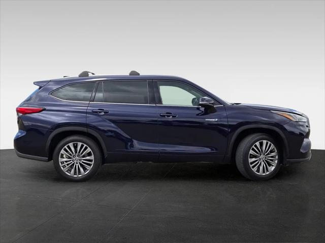 2021 Toyota Highlander Hybrid Platinum