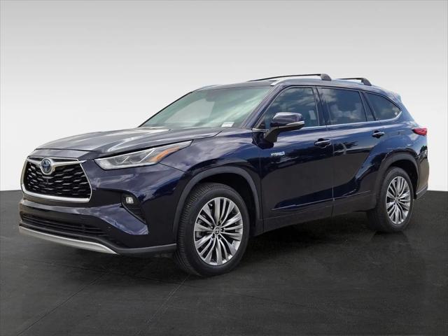 2021 Toyota Highlander Hybrid Platinum