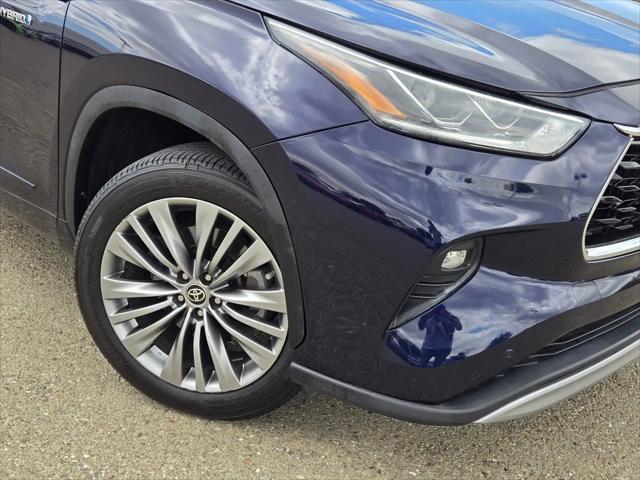 2021 Toyota Highlander Hybrid Platinum