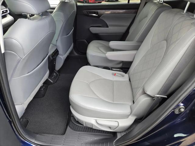2021 Toyota Highlander Hybrid Platinum